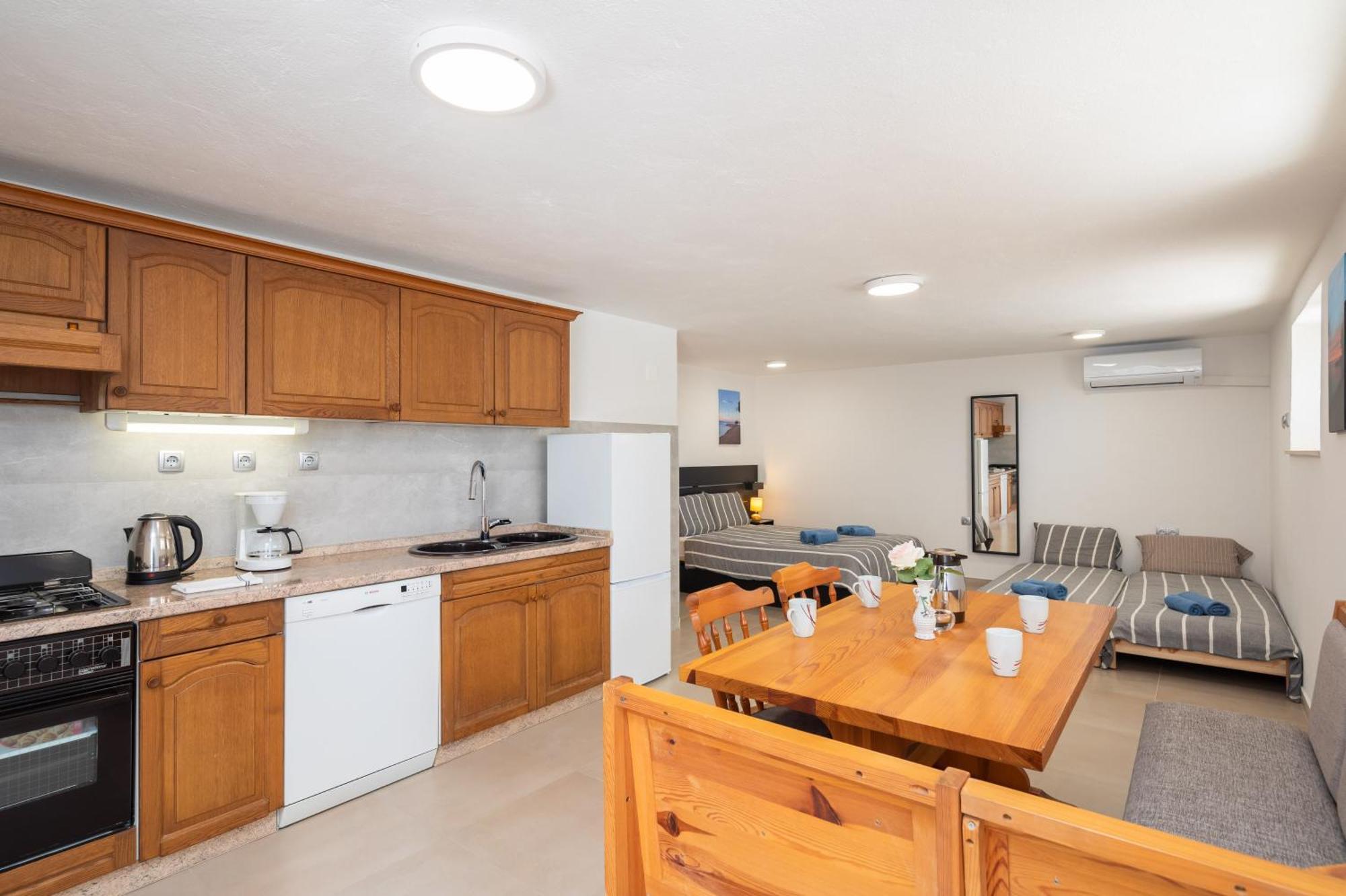 Sunshine Apartment