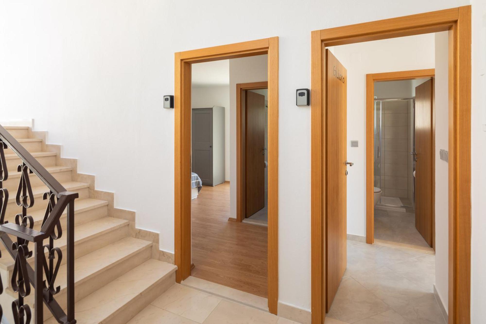 Sunshine Apartment *