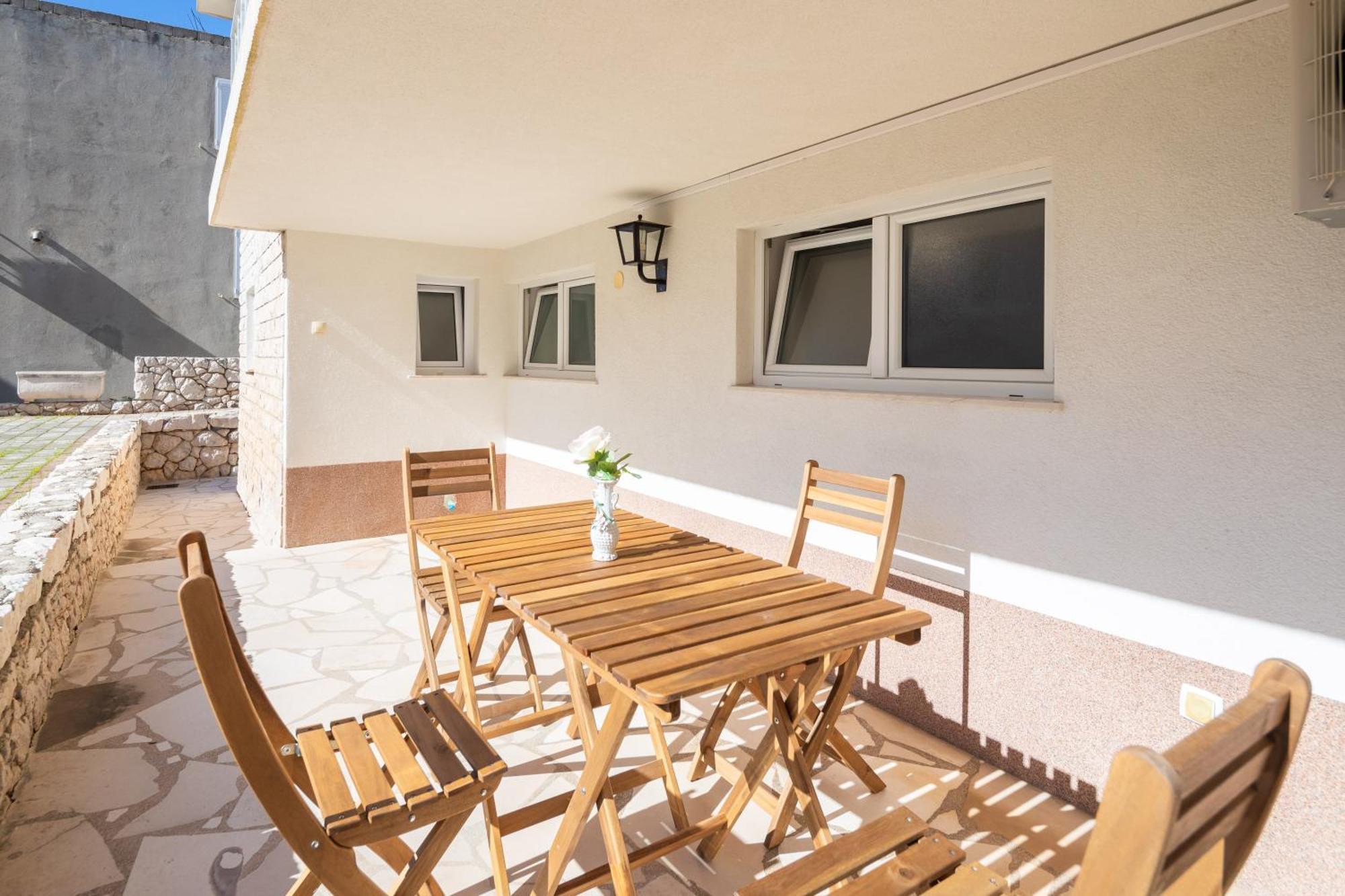 Sunshine Apartment *